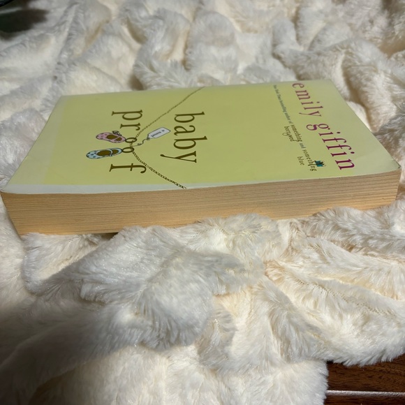 🦋 3 for $18 Books 🦋‎ Baby Proof by Emily Giffin - Picture 2 of 4